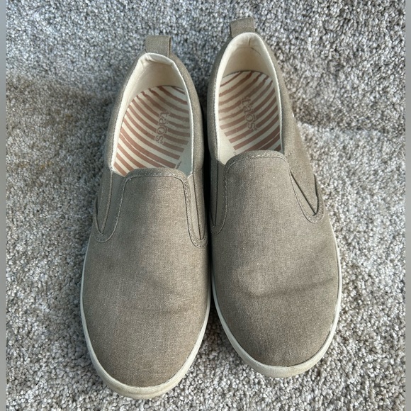 Taos Beige Dandy Canvas Slip On Shoes Womens Size 8.5 Loafers - Picture 5 of 9